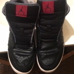 AIR JORDAN 1 MID RETURNING IN BLACK, GREY, AND RED